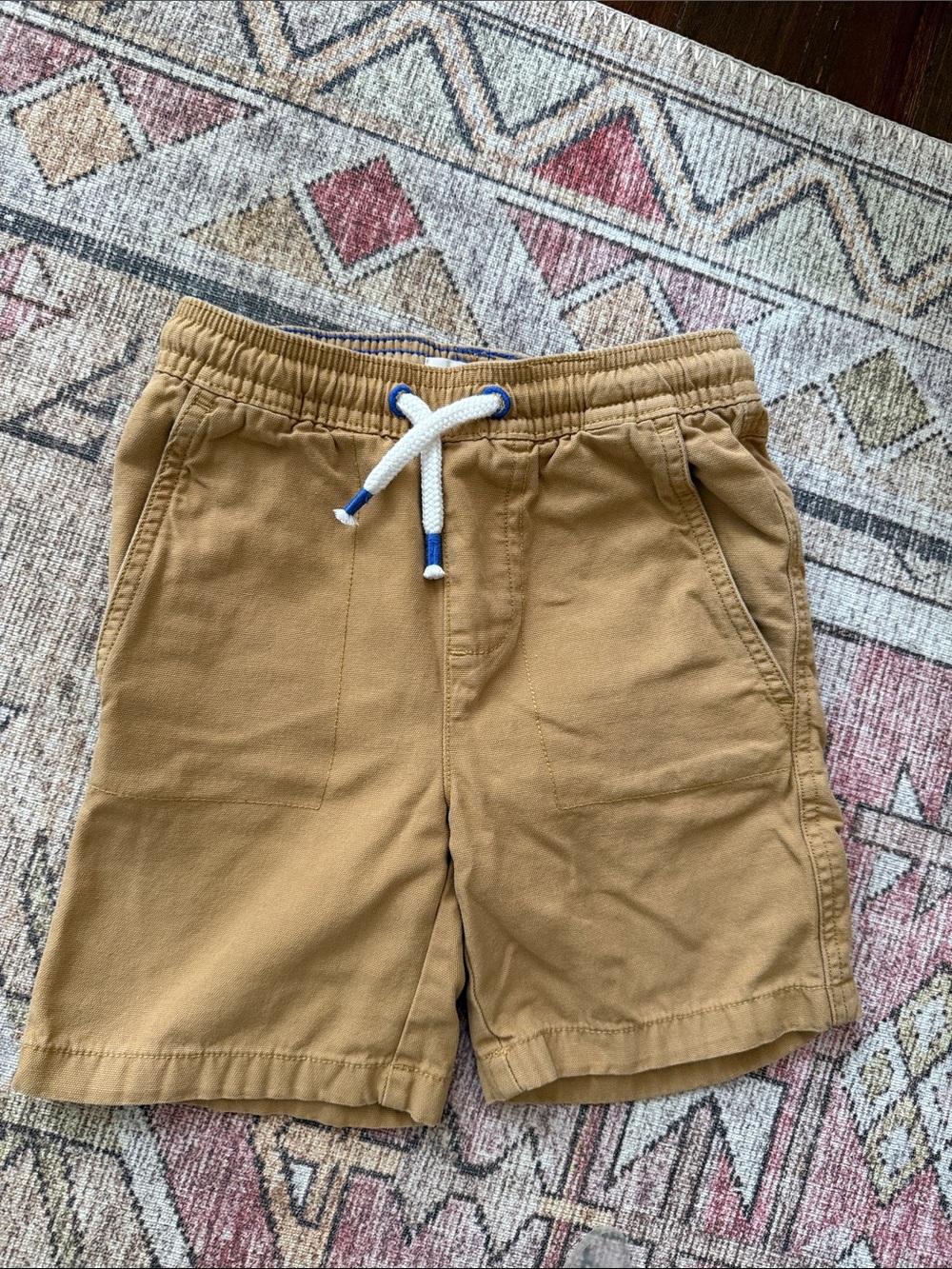Mini Boden boys Casual Drawstring Shorts in Tan 5y